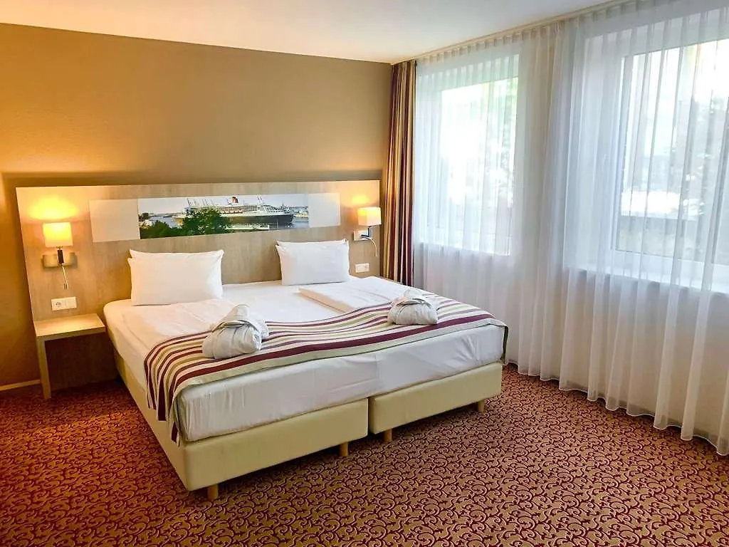 Mercure Hotel Hamburg Am Volkspark 4*,